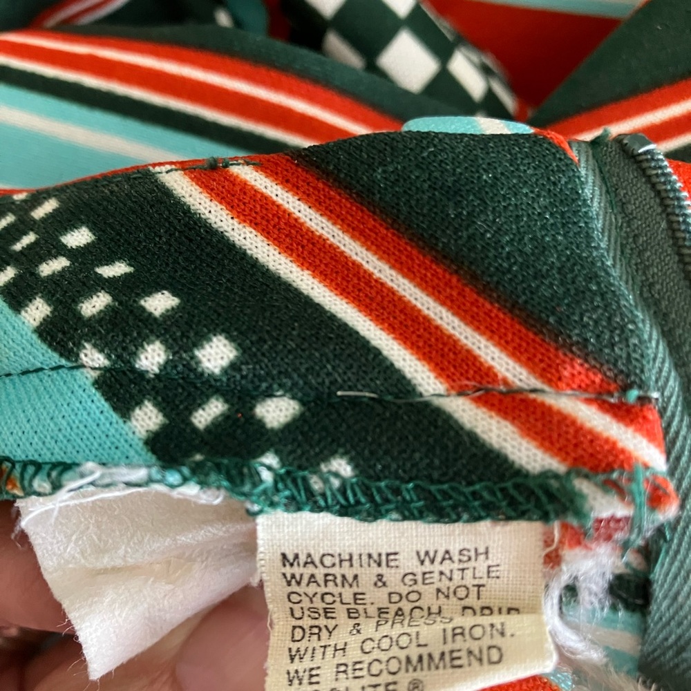 Vintage Mr Simon Striped Green and Red dress. Zip back and tie belt. - Picture 8 of 8